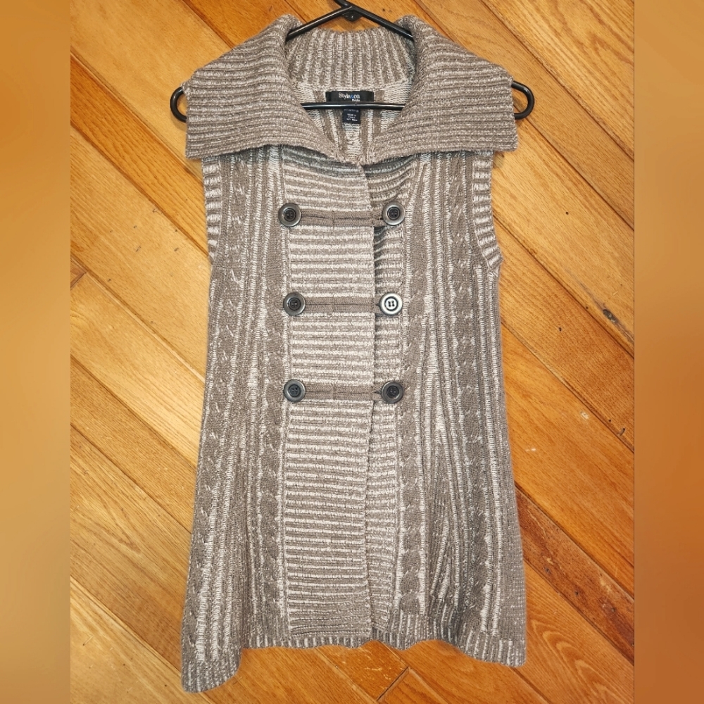 Style & Co. Petite medium brown cable knit sleeveless sweater